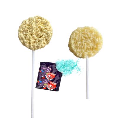 China New Arrival Natural Shape Instant Noodle Lollipop With Delicious Strawberry Seasoning Powder Te koop