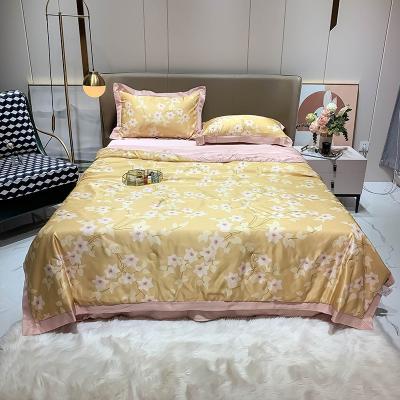 China 4 Pcs Anti-static Custom Summer Chinese Bed Quilted Bedspreads Quilt Cover Comforter for sale