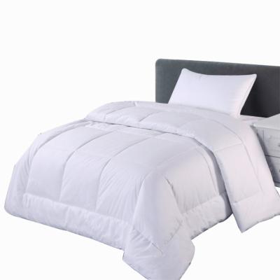 China Simple Ready To Ship Bedding Thickening Warm Microfiber Comforter Hotel Customizable Polyester Quilted for sale