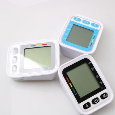 Chine Blood Pressure Monitor Upper Arm Digital Blood Pressure Monitor Checking Machine Price à vendre