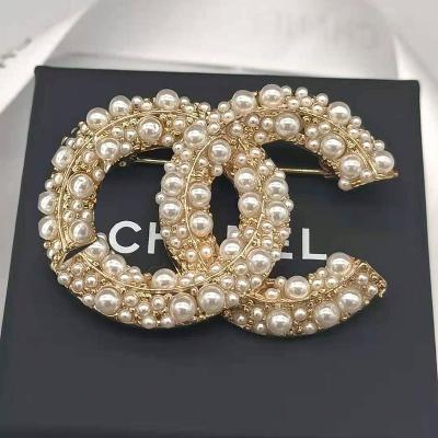 China ALLOY Women Ladies Bead Pin Brooches Famous Brands Custom Designer Brooches Brooch Pins for sale