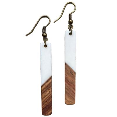 China Women's fashion jewelry women's fashion look resin wood earring CLASSIC earring new premium design for sale