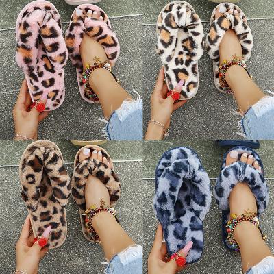 China Fashion Trend Winter Leopard Print Slippers Girls Warm Faux Fur Shoes Lady Plush Slippers Fluffy Fuzzy Indoor Home Slippers For Woman for sale