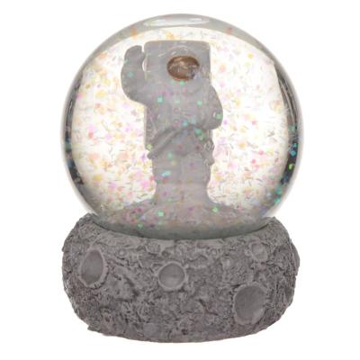 China Europe Resin Custom Handmade Snowglobe For Astronauts Jesus Snow Globe for sale