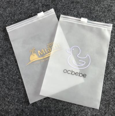 China Recyclable Custom Zipper Frosted Clear Plastic Packaging Bag For Garment for sale