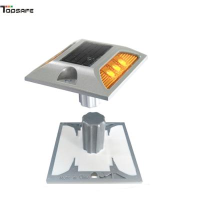 China Bearing 20T Outdoor waterproof IP65 solar dock light solar LED deck light with CE for sale