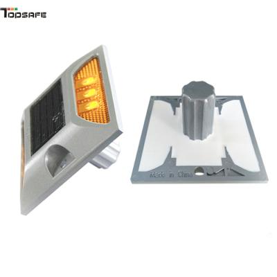 China solar led aluminum swareflex pavement marker light road stud for sale