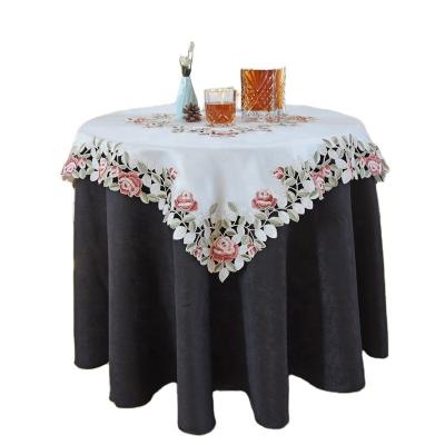 China LufuTop Artificial Embroidery Selling Polyester Hollow Embroidered Placemat Outdoor Tablecloth Tablecloth Tables Luxury Table Runner for sale