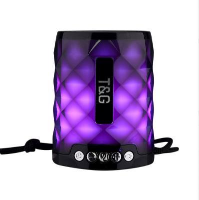 China LED lithium battery small light studio built-in colorful 120HZ-20KHZ 5W breathing loud speaker for sale