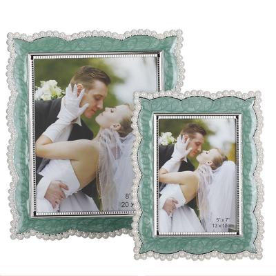 China Zinc Alloy Green Enamel Coated Metal Beads Border Photo Frames for sale