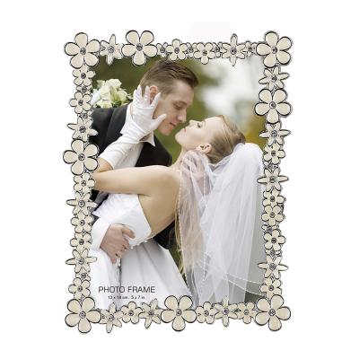 China Morden Photo Frame With Flower Design Photo Display for sale