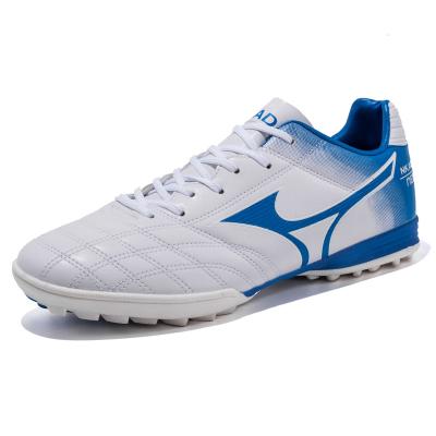 China New Arrival Rubber Soccer Shoes Mens Non Slip Wear Training Shoes for sale