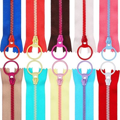 Cina Custom Auto Lock Plastic Resin Zippers with Lift Ring Quoit Colorful Zipper for Sewing Crafts Bag Tailor Garment in vendita