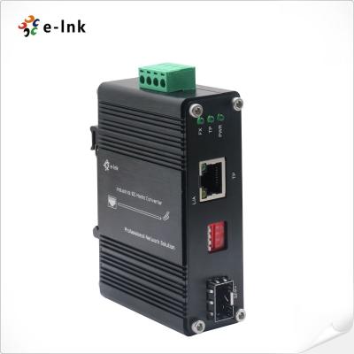 Cina Mini Industrial 10G 5G 2.5G 1G 100M Rame a 10GBASE-X SFP+ Media Converter in vendita