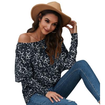 China Autumn and winter border women's fashion anti-pilling off the shoulder O-neck comfortable loose T-shirt for sale