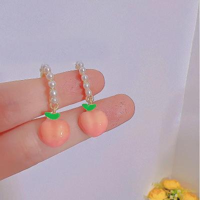 China 2022 Years New Fashion Trendy Soft Pearl Peach Earrings Women's Sweet Summer Unique Small Fresh Light Luxury Earring Fashion for sale