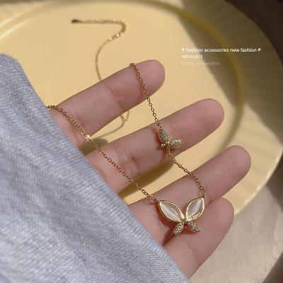 China Cute Butterfly Necklace Women 2022 New Year Trend Light 18K Gold Luxury Necklace Fashion Exquisite Clavicle Chain for sale