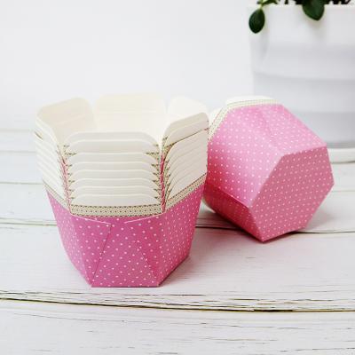 China Wholesale New Style Novelty Disposable Fresh Products Cake Cups Winter Festival Decoration Hexagon Roll Baking Cup for sale