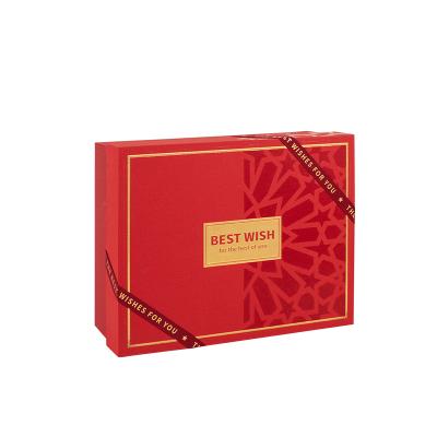 China Top Grade Recycled Materials Christmas Red Gift Box Birthday Gift Box New Year Gift Box For Packaging for sale