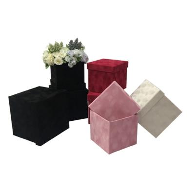 China Handmade Wholesale Velvet Square Flower Stocked Box Set With Lid for sale