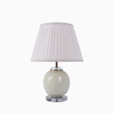 China Wholesale traditional European simple creative hotel country style factory crystal ceramic table lamp villa for sale