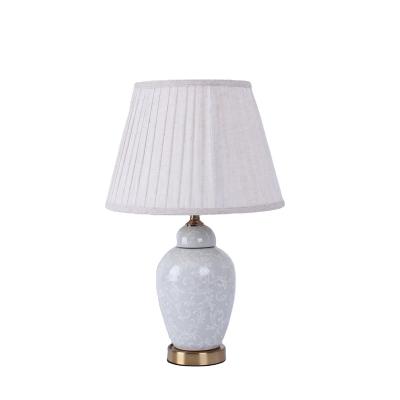 China Traditional Favorable European Art Hotel Price Model Room Decorated With Ceramic Table Lamp for sale