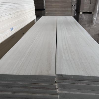 Cina Spessore 3 mm-55 mm Legno di paolownia bordo di legno adesivo in vendita