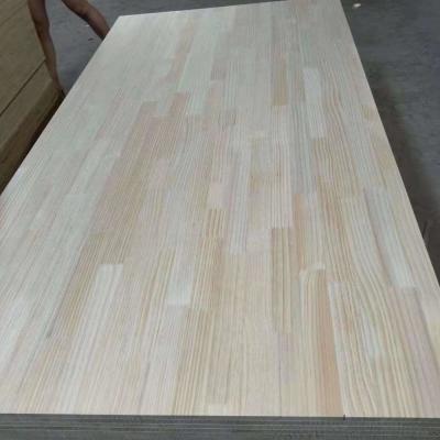 China Radiata Pine Wood Finger Joint Boards voor binnenprojectoplossingen Te koop