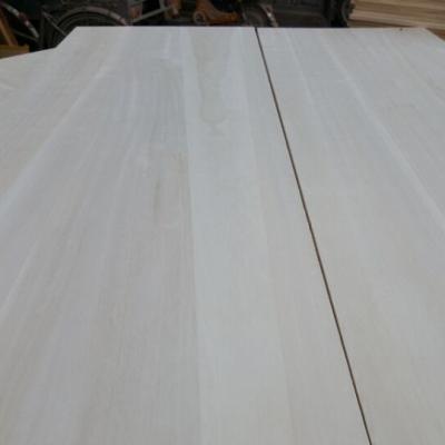 China 100-1220 mm de ancho tablero de madera de pino de álamo de paulownia para muebles de oficina en el hogar en venta