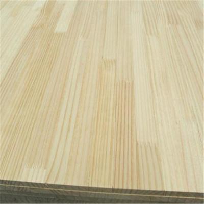 China Junta de madera de pino con color natural 300-2500m de longitud en venta