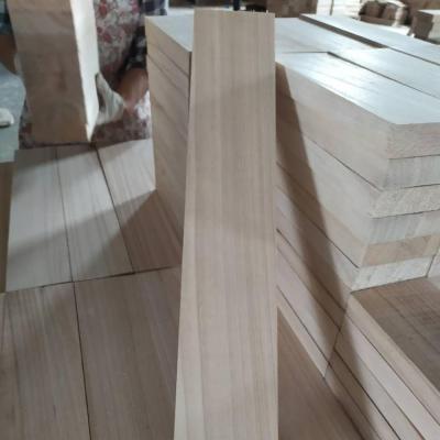 China Grado AA de muebles Tablas de paulownia 2x4 Madera Certificado FSC en venta