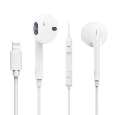 China For Lightning Cable Earphone With MIC PET Material Cable Earphone In Ear Headphones Compatible With Iphone And Ipad for sale