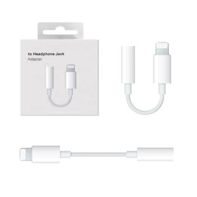 China Aux adapter Camera Convenient High Level Audio Tape Jack Aux Dongle Cable Jack Compatible Iphone X for sale