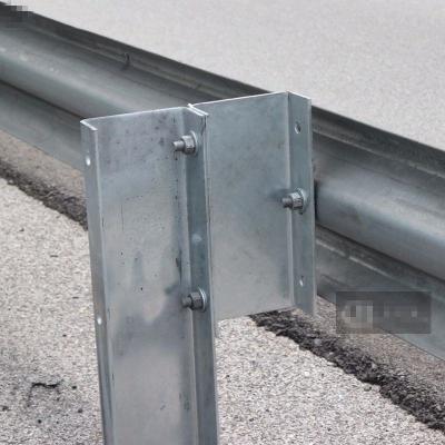 China High Quality Galvanized Steel / Stainless Steel Guardrail Post Using For Highway Highway Pavement Traffic Barrier for sale