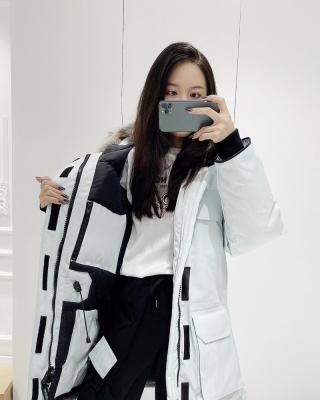 China 2021 wholesale hot autumn women raincoats clothes custom made fashion brand luxury clothes for sale