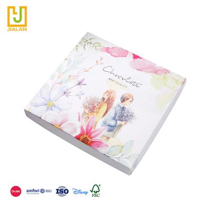 China Factory Direct High Quality Handmade Stain White With Personalized Brand New Pattern Palace Grid Chocolate Boxes Packaging for sale