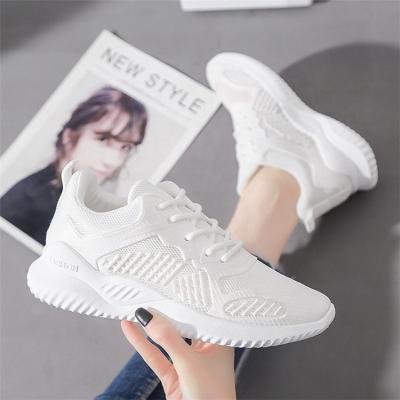 China CUSHIONING Hot Selling White Popular Sneaker Women's Sneaker Chic Shoes Size Increasing Running Shoes for sale