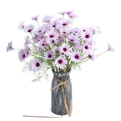 China Chrysanthemum Wedding Decoration FlowerLittle White Daisy Small Wedding Chrysanthemum for sale