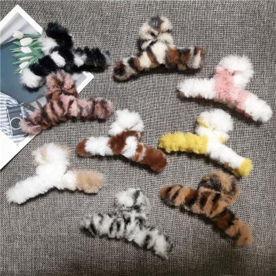 China 2021 fashion women's leopard print back hairpin plush main hairpin plush hairpin shark hair claw butterfly hair grab large for sale