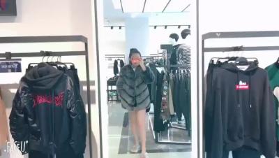 中国 注文および卸し売り2018人の新しい良質の女性ののどの毛皮のジャケット 販売のため