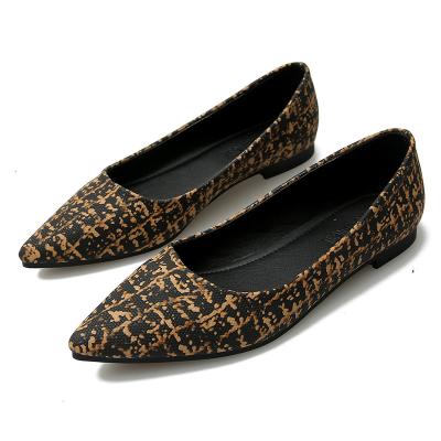 China New Autumn Women Slip On Flats Leopard Print Anti-slippery Shoes Ballerina Girls Large Size Shallow Mouth Shoe for sale