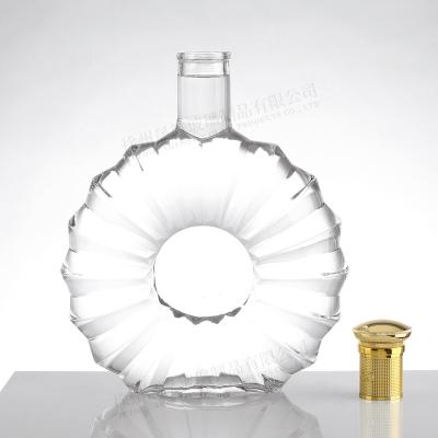 China Luxury Liquor Bottles Luxury Transparent 500ml Glass Bottle Custom Round For Liquor XO Brandy Wine for sale