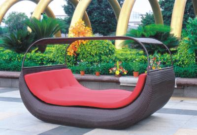 China Rota al aire libre Sunbeds del café de los muebles de la rota del jardín a prueba de mal tiempo con la cubierta en venta