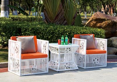 China Mesh With Flower Outdoor Rattan Table And Chairs Set For Beauty Salon for sale