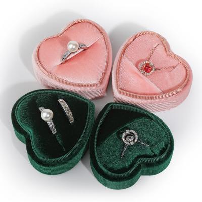 China Single Heart Luxury Green Pendant Engagement Double Heart Wedding Jewelry Box Necklace Gift Velvet Rose Velvet Ring Box for sale