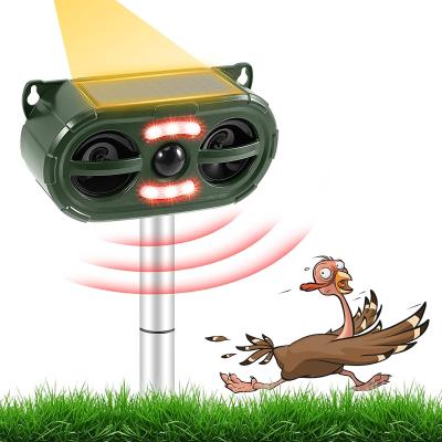 China New Design Garden Lawn Deer Ultrasonic Dog Cat Bat Bird Repeller With PIR Sensor Light Viable Outdoor Solar Animal Farm Reflector for sale