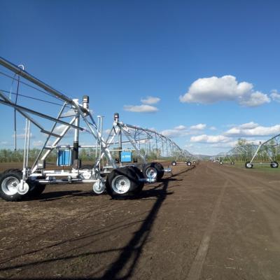 China Hot Sale 2022 Automatic Running Irrigation Equipment Lateral Motion Irrigation System For Farmer for sale