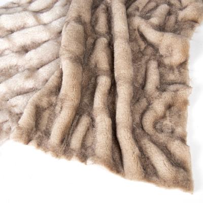 China Luxe Stripe Style 100% Polyester Elastiek Fake Rabbit Furs voor Home Textiel Stoffen Te koop