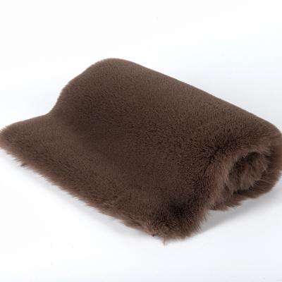 China Polyester Long Pile Faux Fur Trim Stof voor Super Soft Faux Rabbit Fur Look and Feel Te koop