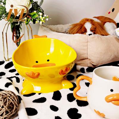 China Viable China Manufacturer 3D Stereo Holding Duck Ceramic Dog Pet Bowl Cute With Body for sale